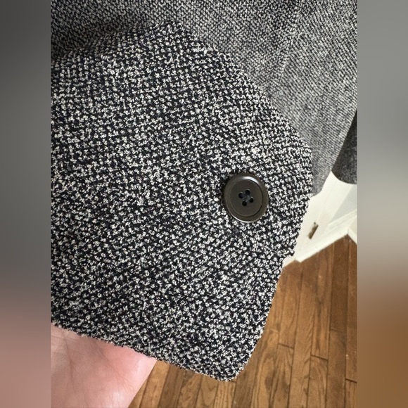 MaxMara Tweed Virgin Wool Blazer | Italian Luxury | Size 6 - Picture 4 of 13